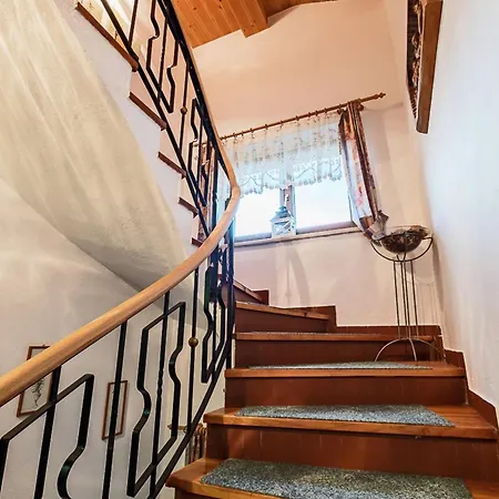 Appartement In F Gen Near The Area
